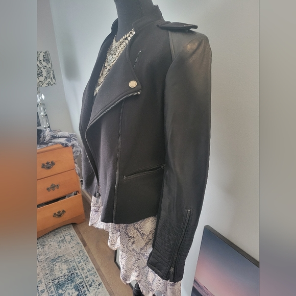 XS BCBG Max Azria Leather Jacket - Picture 5 of 5